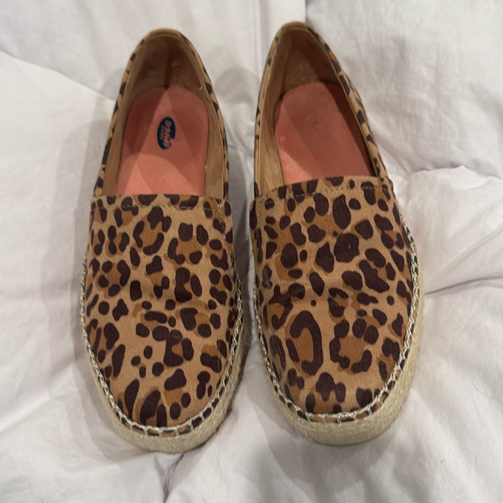 Dr. Scholl’s leopard print wedge slip ons